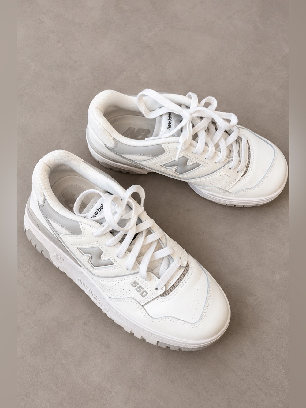 New Balance 550 Women’s 7.5 White Gray Sneakers Leather Retro Basketball